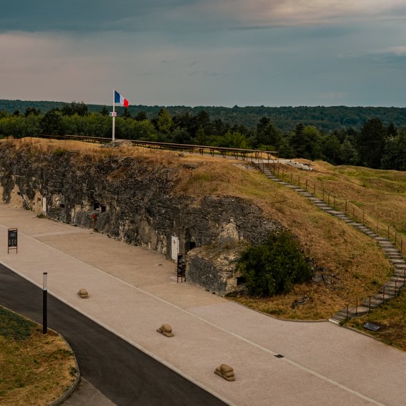 Extérieur du Fort de Vaux © Peter Leschly