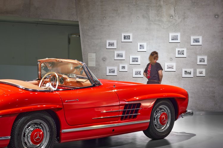 "Now on View" in Stuttgart: Works from the Mercedes-Benz Art Collection in the Mercedes-Benz Museum.