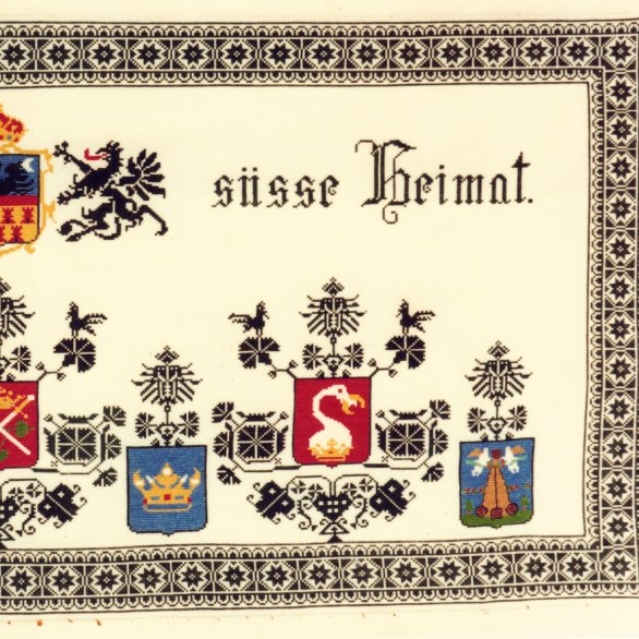 Wandbehang "Siebenbürgen süße Heimat", um 1970, bestickt, Siebenbürgisches Museum, Foto: Bildarchiv Siebenbürgisches Museum
